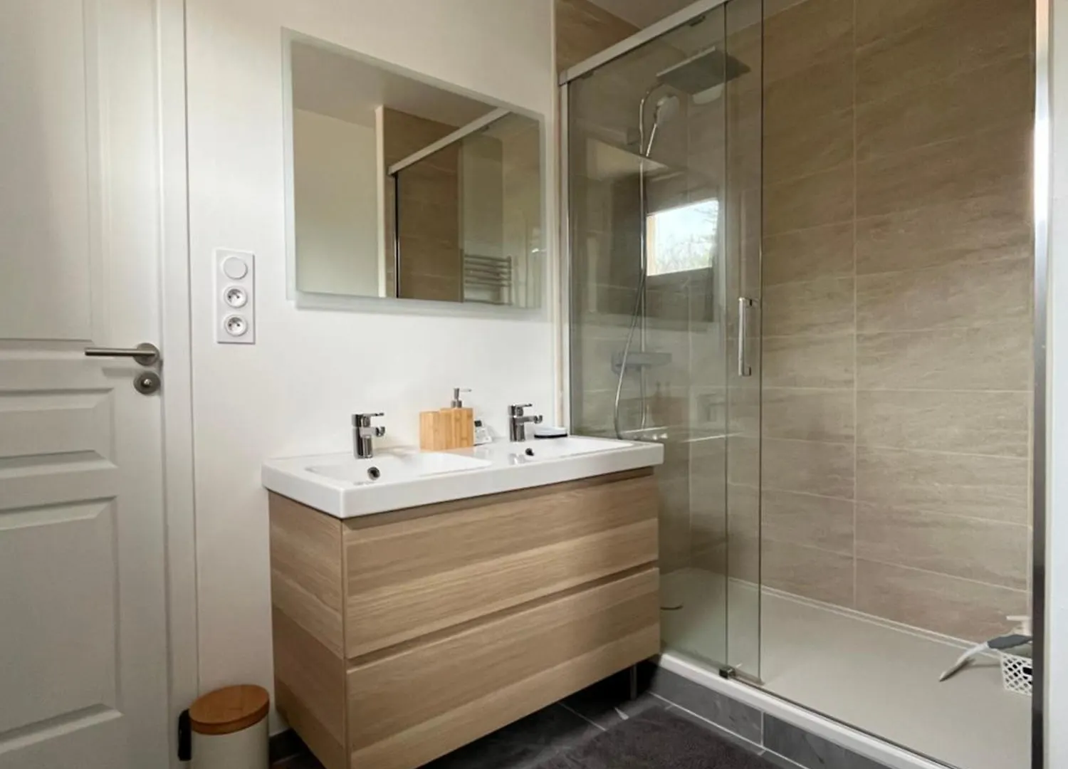 Appartement Cosy Et Confortable Saint-Genis-Laval